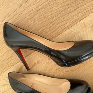 Christian Louboutin Size 37.5